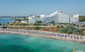 Hotel Opal
